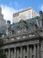 Architectural contrasts in Lower Manhattan